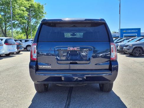 Used 2018 GMC Yukon SLE w/ SLE Value Package AWD/4WD image 5