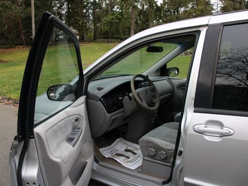 Used 2003 MAZDA MPV LX image 4