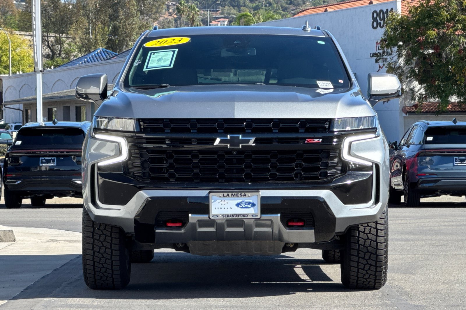 Used 2023 Chevrolet Tahoe Z71 w/ Luxury Package AWD/4WD image 8