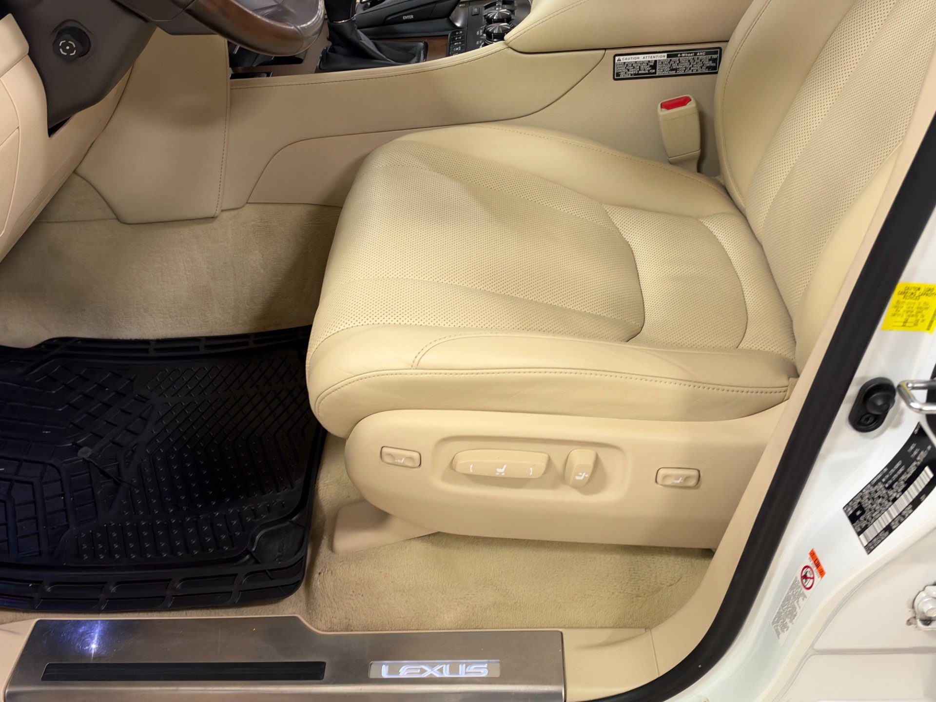 Used 2018 Lexus LX 570 4WD w/ Luxury Package image 23