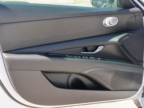 New 2026 Hyundai Elantra SE image 7