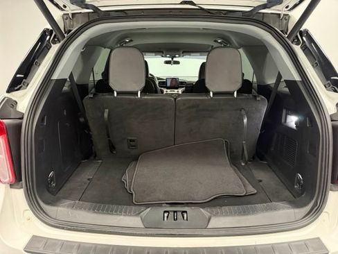 Certified 2023 Ford Explorer XLT w/ Equipment Group 202A RWD image 36