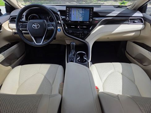 Used 2021 Toyota Camry XLE w/ Navigation Upgrade Package FWD image 5