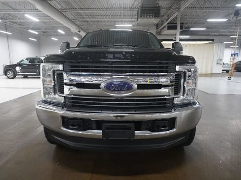 Used 2018 Ford F250 XLT w/ Snow Plow Prep Package AWD/4WD image 11