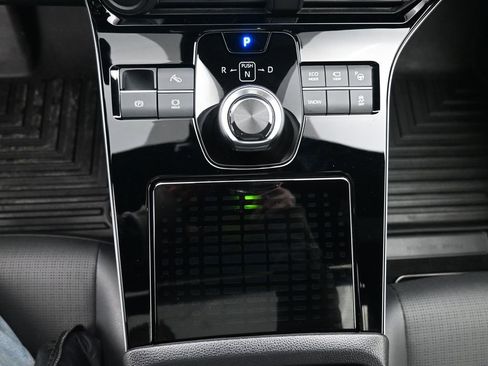 Used 2024 Toyota bZ4X Limited image 21