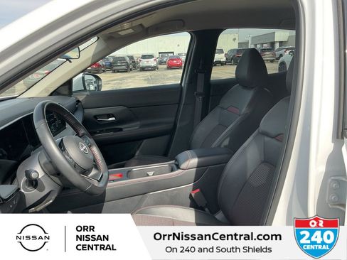 Used 2025 Nissan Kicks SR image 17