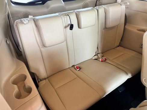 Used 2017 Toyota Highlander Limited Platinum FWD image 27