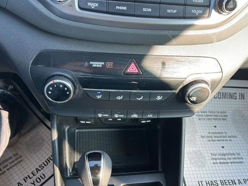 Used 2018 Hyundai Tucson SE image 18