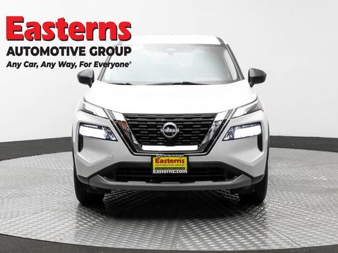 Used 2023 Nissan Rogue S AWD/4WD image 2