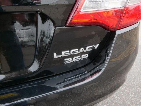 Used 2017 Subaru Legacy 3.6R Limited AWD/4WD image 18