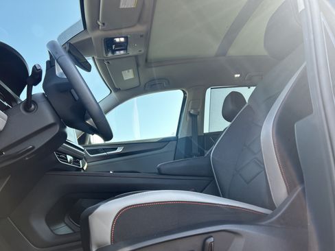 Used 2024 Volkswagen Atlas Peak Edition SE AWD/4WD image 10