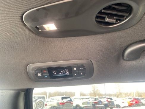 Used 2022 Chrysler Pacifica Touring-L w/ S Appearance Package image 27