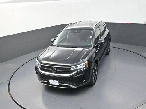 Used 2024 Volkswagen Taos SE AWD/4WD image 15