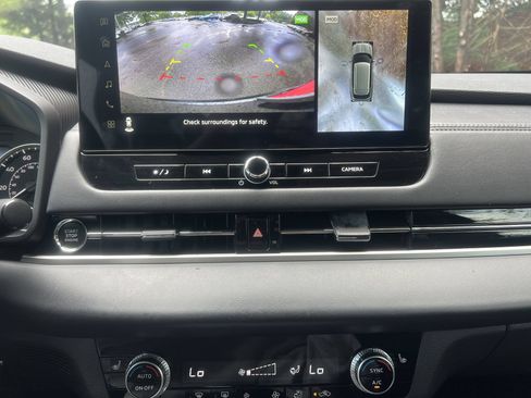 Used 2025 Mitsubishi Outlander SE FWD image 5