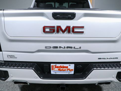 Used 2022 GMC Sierra 1500 Denali w/ Denali Reserve Package AWD/4WD image 8