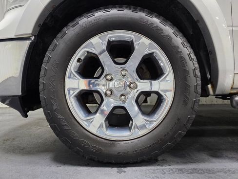 Used 2017 RAM 1500 Laramie AWD/4WD image 5