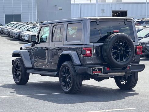 Used 2025 Jeep Wrangler Unlimited Sahara AWD/4WD image 7