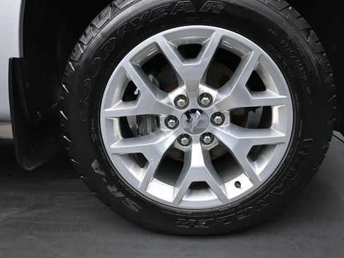 Used 2020 Chevrolet Silverado 1500 LT w/ Trailering Package AWD/4WD image 2