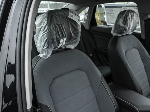 New 2026 Volkswagen Jetta SE FWD image 43