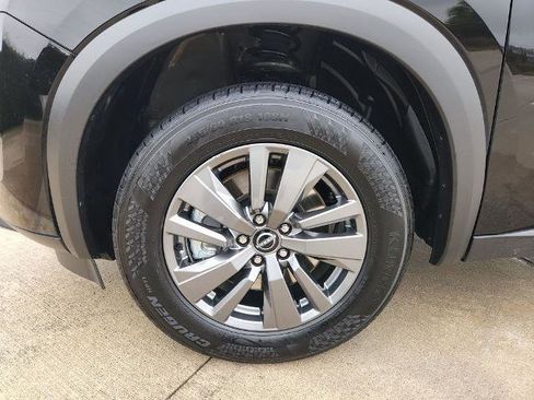 Certified 2025 Nissan Pathfinder SV image 30