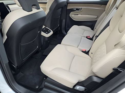 Used 2026 Volvo XC90 B5 Plus w/ Protection Package Premier AWD/4WD image 23