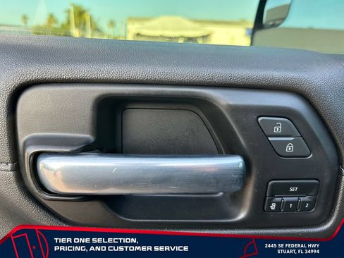 Used 2021 GMC Sierra 1500 SLT w/ SLT Premium Package RWD image 11
