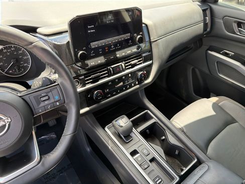 Certified 2024 Nissan Pathfinder SL FWD image 19