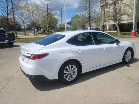 Certified 2025 Toyota Camry LE FWD image 7