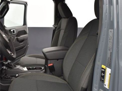 New 2025 Jeep Gladiator Sport image 9