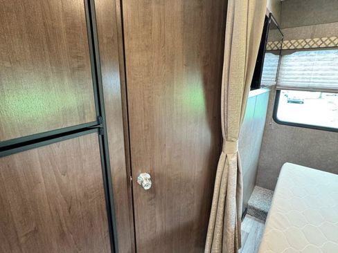 Used 2019 Mercedes-Benz Sprinter 170 image 38