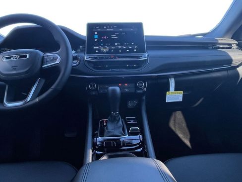 New 2026 Jeep Compass Latitude image 3