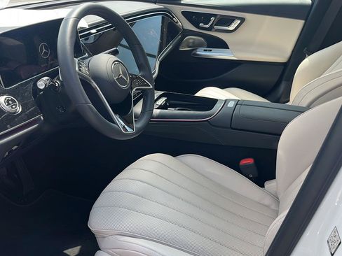 Used 2025 Mercedes-Benz E 350 Sedan image 5