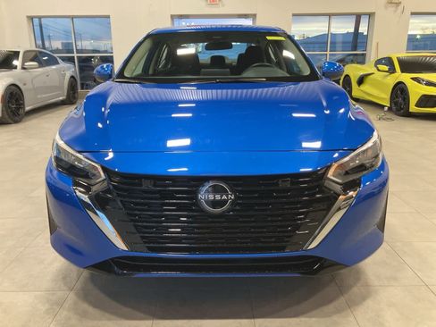 Used 2025 Nissan Sentra SV image 2