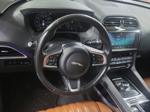 Used 2020 Jaguar F-PACE Portfolio AWD/4WD image 11