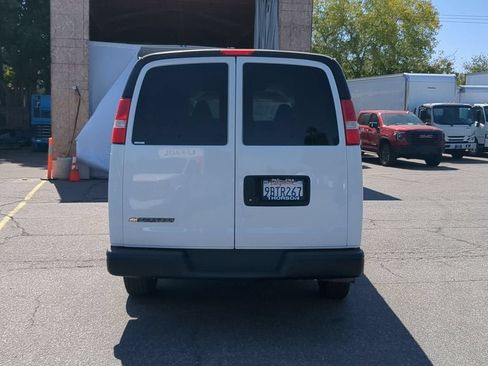 Used 2020 Chevrolet Express 3500 LT w/ LT Preferred Equipment Group RWD image 5