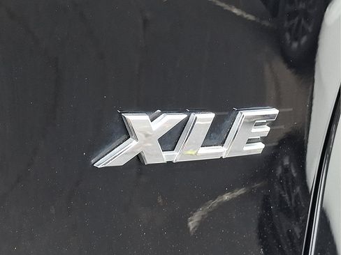 Used 2024 Toyota RAV4 XLE w/ Convenience Package FWD image 21