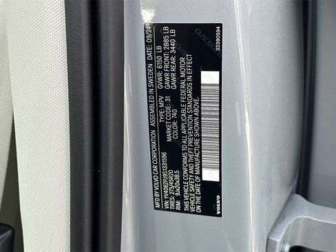 Used 2025 Volvo XC90 B6 Core w/ Protection Package Premier image 25