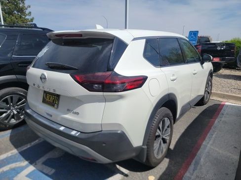 Certified 2021 Nissan Rogue SV image 11