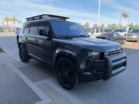 Used 2023 Land Rover Defender 110 X-Dynamic SE AWD/4WD image 4