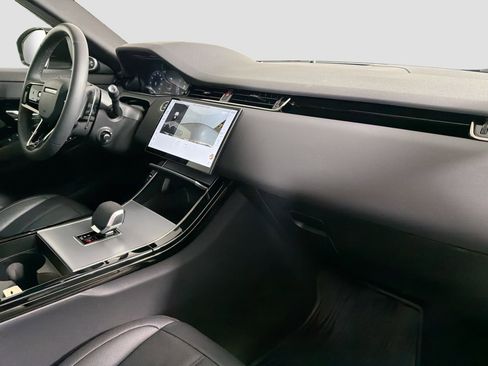 Certified 2025 Land Rover Range Rover Evoque S image 32