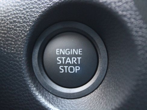 Used 2026 Toyota Corolla Cross XLE w/ Convenience Package FWD image 28