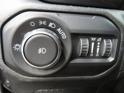 Used 2021 Jeep Wrangler Unlimited Sahara image 46