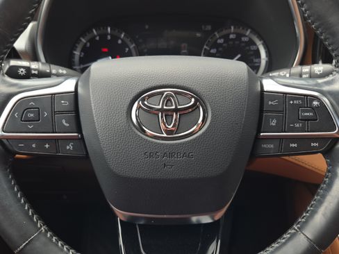 Used 2021 Toyota Highlander Platinum AWD/4WD image 28