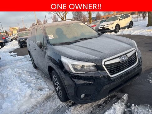 Used 2021 Subaru Forester Premium image 3