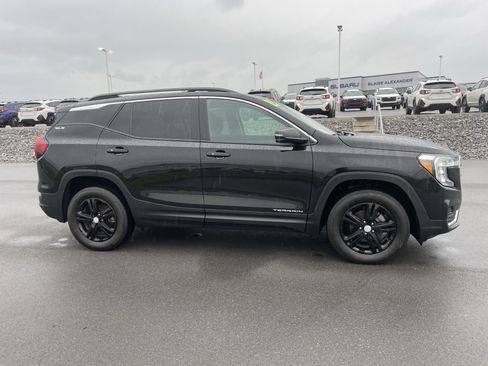 Used 2023 GMC Terrain SLE w/ Driver Convenience Package AWD/4WD image 2
