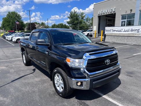 Used 2017 Toyota Tundra SR5 AWD/4WD image 7