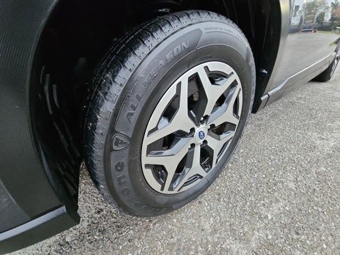 Used 2022 Subaru Forester Premium image 19