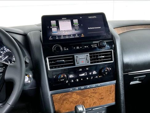 Used 2024 Nissan Armada SL w/ Captain's Chairs Package image 6
