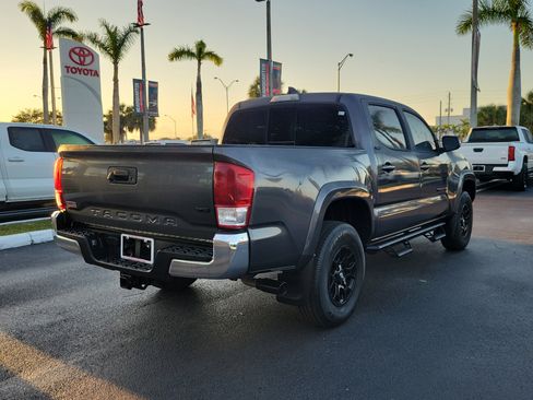 Used 2022 Toyota Tacoma SR5 image 12