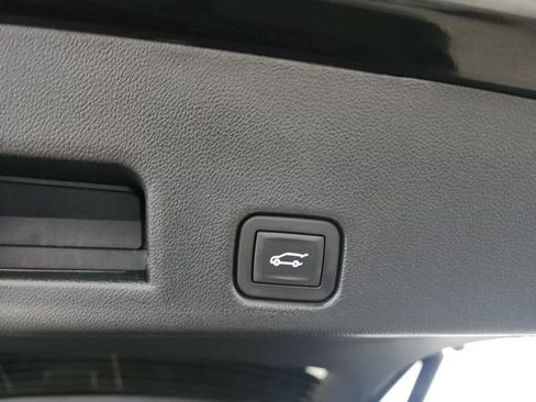Used 2026 GMC Acadia Elevation w/ Elevation Premium Package AWD/4WD image 13